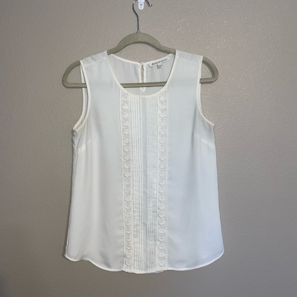 Lace detail tank too